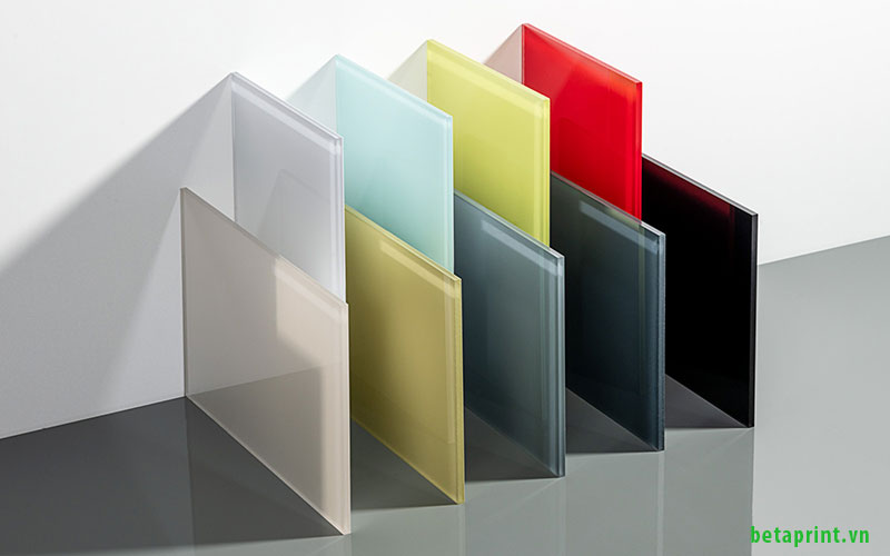 Tấm thuỷ tinh hữu cơ nguyên bản được dùng để thay thế kính truyền thống.