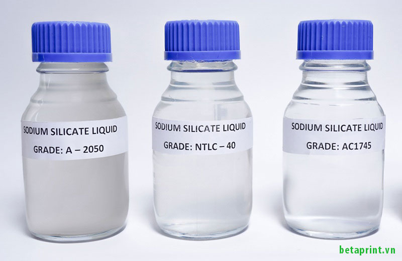 Hóa chất thủy tinh lỏng Natri Silicat (Na2SiO3) dạng dung dịch.